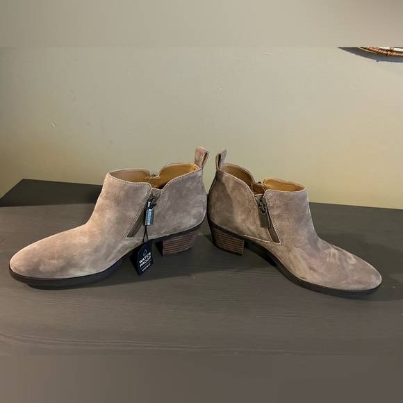 VIONIC Cecily Waterproof Suede Booties - Picture 5 of 12